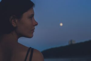 理由もなく不安になる時｜インド占星術で見る月と心の揺らぎ